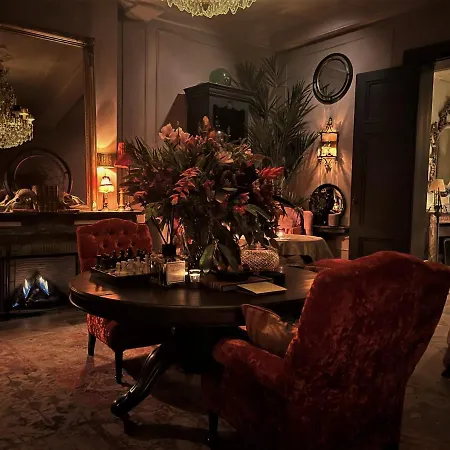 Couette-café The Notary 5*