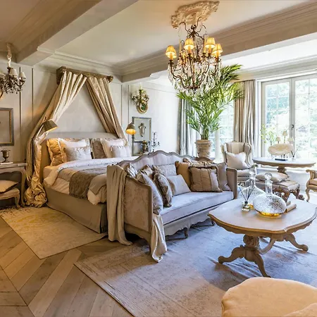 Couette-café The Notary 5*